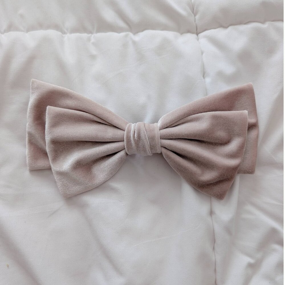 Ode Velvet Beige Cream Hair Bow Barrette